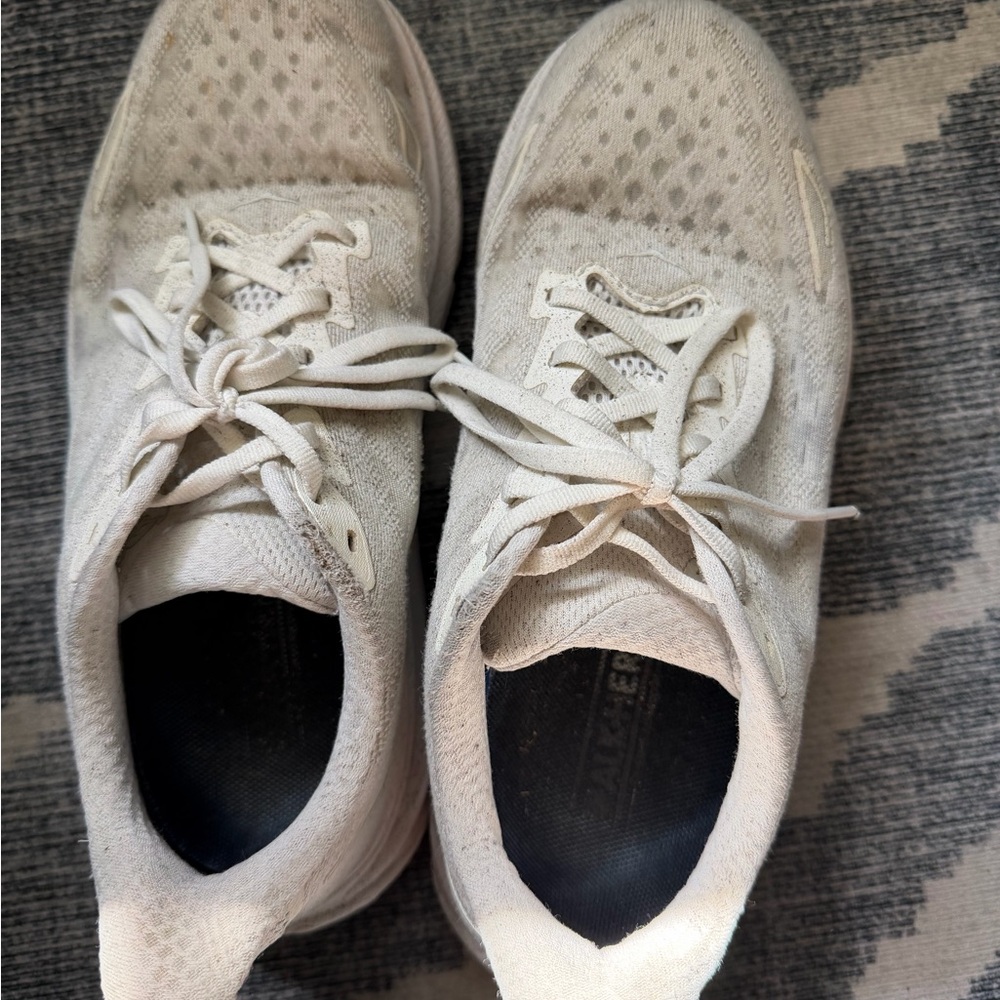 White 8.5 wide fit hoka Clifton